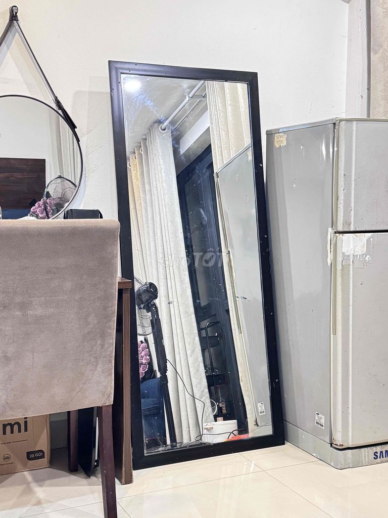 Gương soi toàn thân Đen 1m6. Mua bán Nội thất, đồ gia dụng khác tại Quận Hoàn Kiếm Hà Nội được đăng bởi Thuỳ Anh hình 1