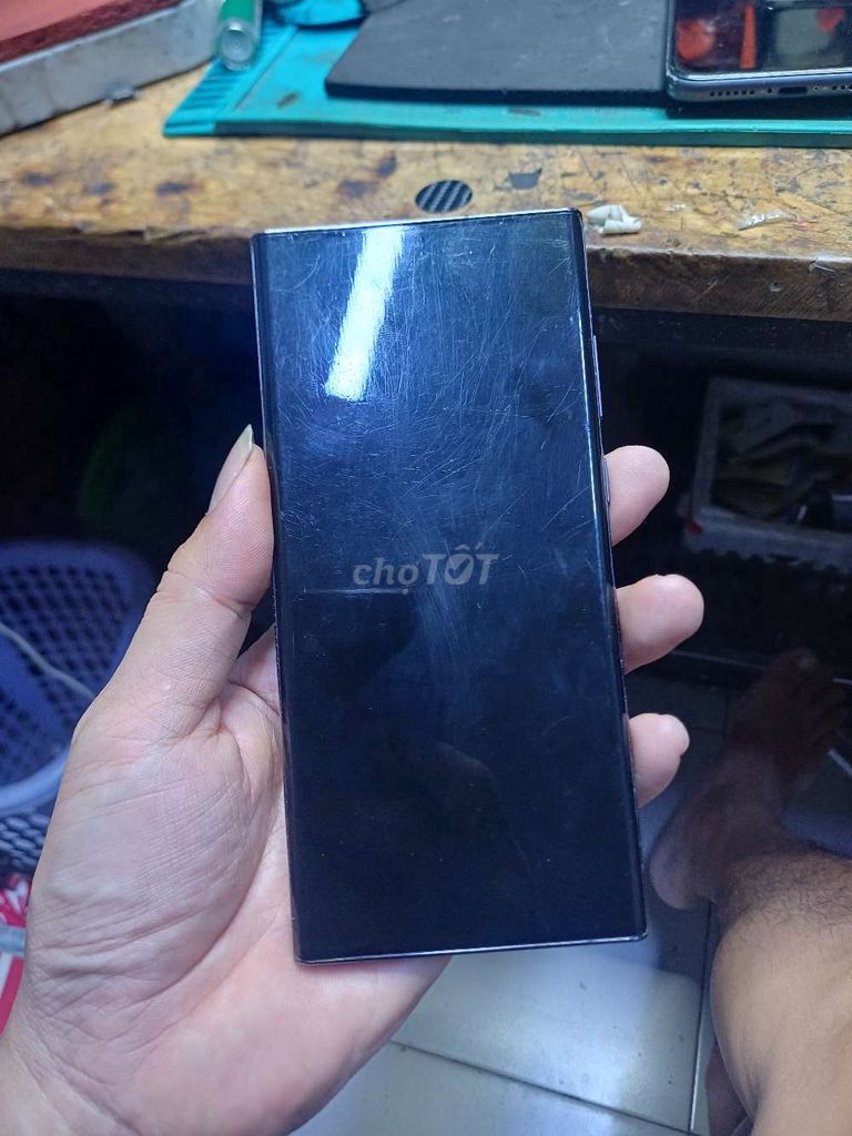 Bán hoặc giao lưu (xác iPhone 13 hỏng màn). Mua bán Điện thoại tại Thị xã Tân Uyên Bình Dương được đăng bởi Lý Trung  hình 1