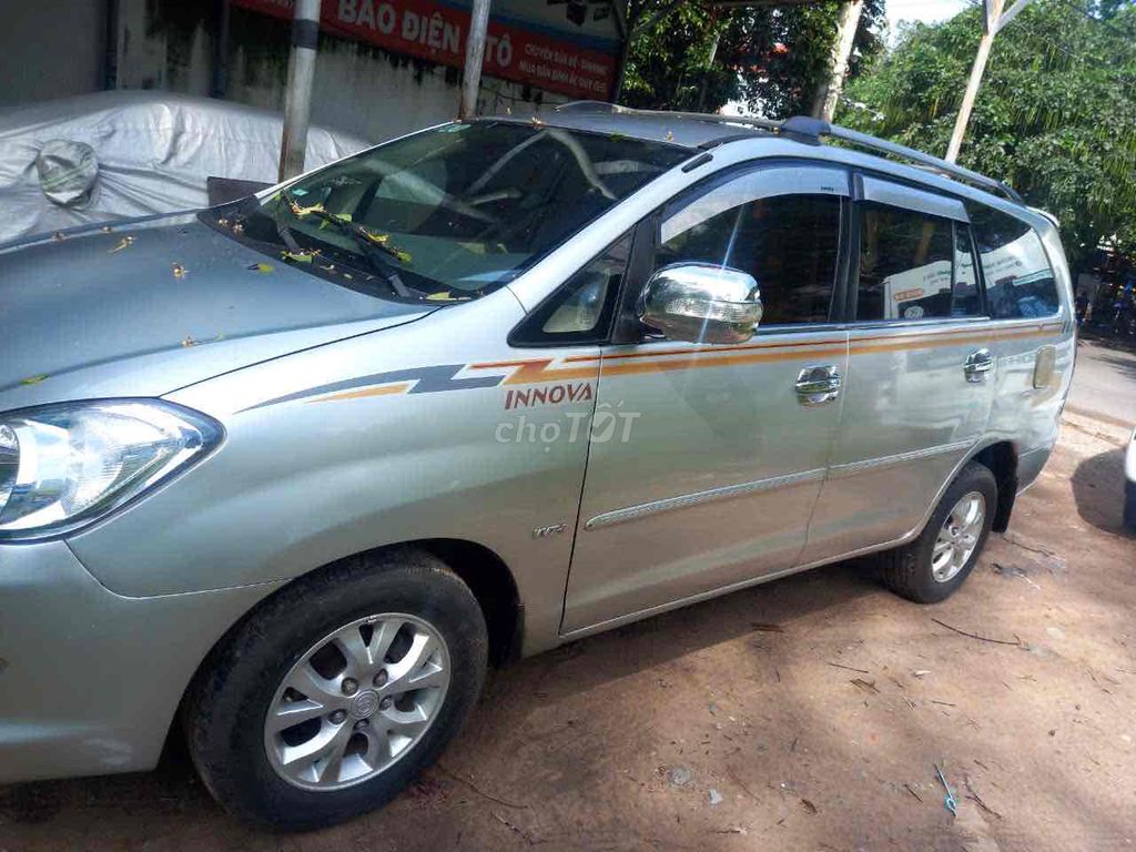 tovota innova 2006 g dang chạy bình thương ko lỗi