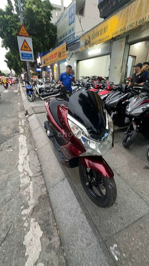 Хонда PCX 125 2012 красная 90%