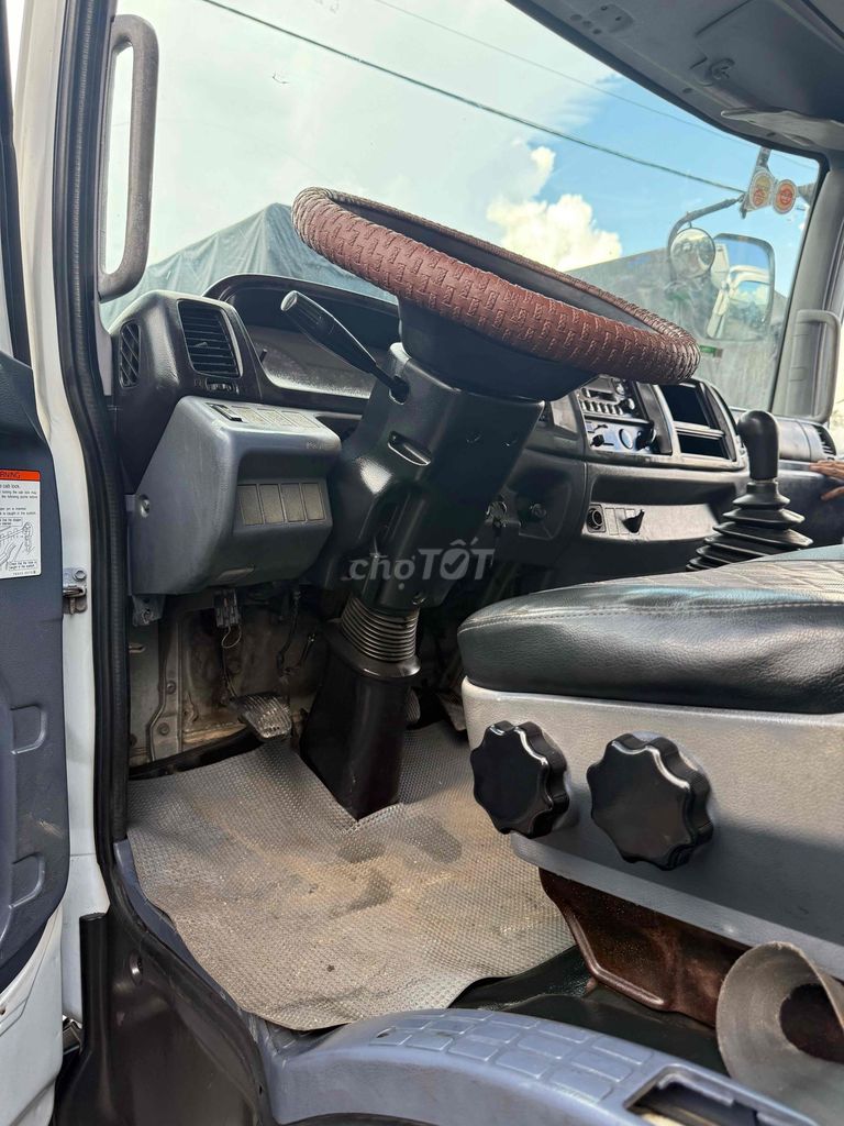 HINO 2005 . Tải 5.3T. Thùng Full inox kt 6.6x 2.15. Mua bán Xe tải, xe ben tại Huyện Bình Chánh Tp Hồ Chí Minh được đăng bởi Bãi Xe Ô tô Cường Phát hình 4