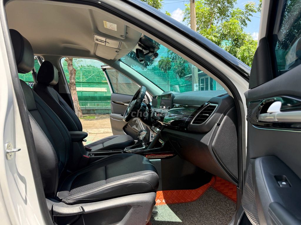 Kia Seltos 1.5 Premium 2024 Form mới-6000km. Mua bán Ô tô tại Thành phố Dĩ An Bình Dương được đăng bởi Siêu Thị Ô Tô Bình Dương  hình 8