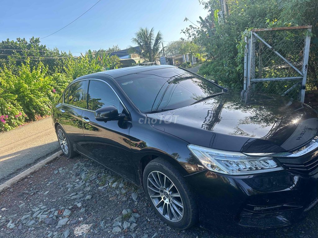 Honda Accord 2017 2.4 AT - 10000 km. Mua bán Ô tô tại Huyện Bàu Bàng Bình Dương được đăng bởi Trần Văn Quang hình 7