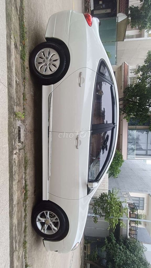 HYUNDAI AVANTE 1,6 МТ прекрасен