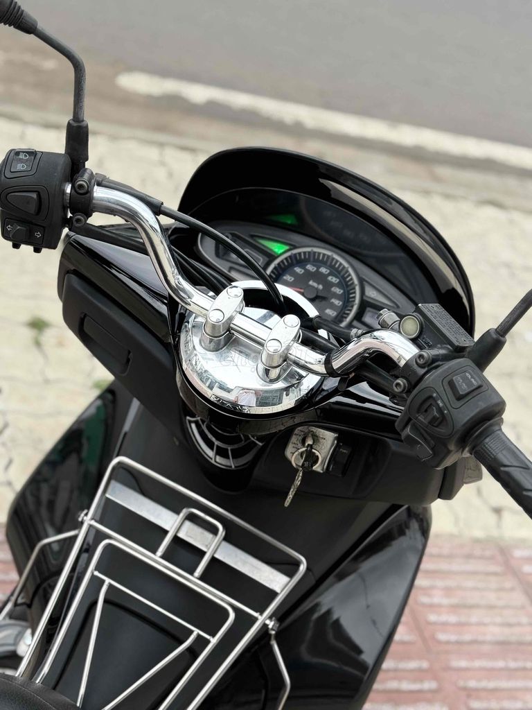 Pcx ( nợ xấu 12tr ). Mua bán Xe máy tại Quận 8 Tp Hồ Chí Minh được đăng bởi Phạm Đức hình 6