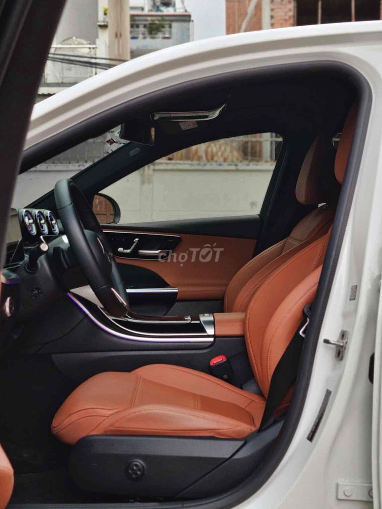 C200 Avangarde V1 model 2023 Trắng Nâu chuẩn hãng. Mua bán Ô tô tại Quận 1 Tp Hồ Chí Minh được đăng bởi Lưu Thế Hoàng hình 6