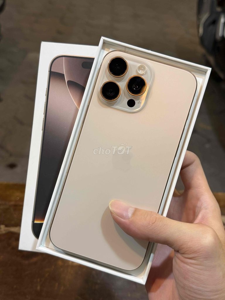 iPhone 16 Pro Max 256GB Titan Sa Mạc Pin 100%. Mua bán Điện thoại tại Quận Cầu Giấy Hà Nội được đăng bởi Nguyễn Chấn Huy hình 1