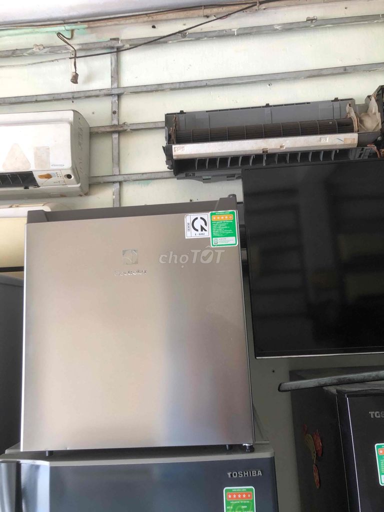 Tủ lạnh Electrolux 50L Bạc. Mua bán Tủ lạnh tại Quận Bình Thạnh Tp Hồ Chí Minh được đăng bởi Nguyễn quốc Thụy  hình 1