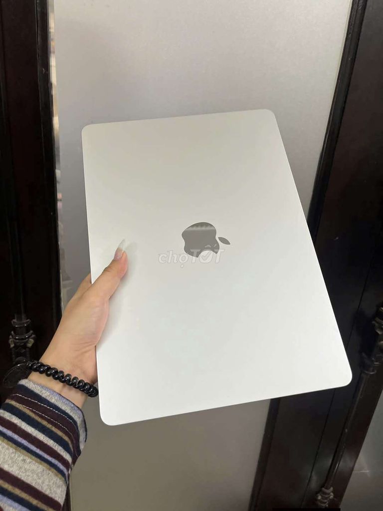 Apple MacBook Air M2 16GB/512GB Bạc. Mua bán Laptop tại Quận Đống Đa Hà Nội được đăng bởi Nguyễn Linh hình 1