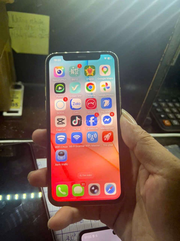 Apple iPhone 11 Pro 256GB Vàng. Mua bán Điện thoại tại Thành phố Biên Hòa Đồng Nai được đăng bởi Vodka Men Biên Hoà hình 1