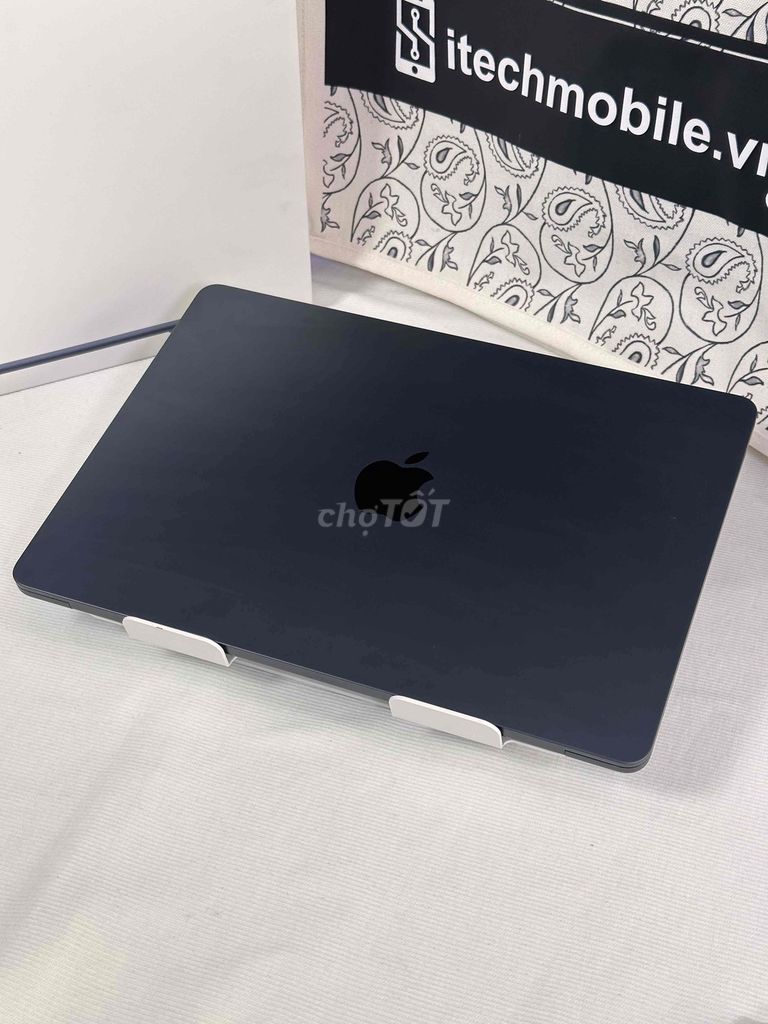 Macbook Air M4 13 inch 16GB/256GB chưa xài. Mua bán Laptop tại Quận Tân Bình Tp Hồ Chí Minh được đăng bởi Van Luc hình 1