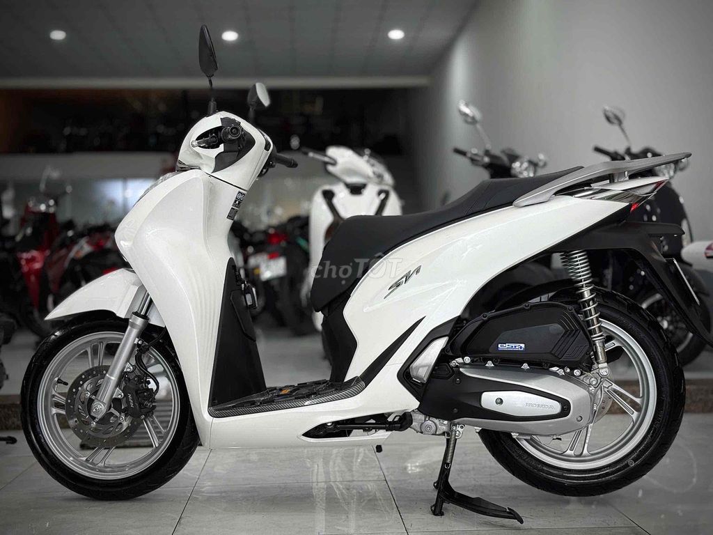 Sh125i 2025 Odo3k Lướt chính chủ ký ( Hỗ trợ GÓP ). Mua bán Xe máy tại Thị xã Phú Mỹ Bà Rịa - Vũng Tàu được đăng bởi Cửa Hàng Xe Máy Phú Mỹ hình 8