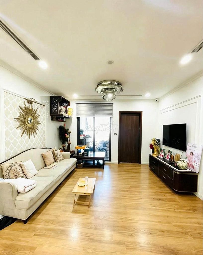 Bán chung cư Hoàng Cầu, Đống Đa, 65m2 hơn 5 tỷ