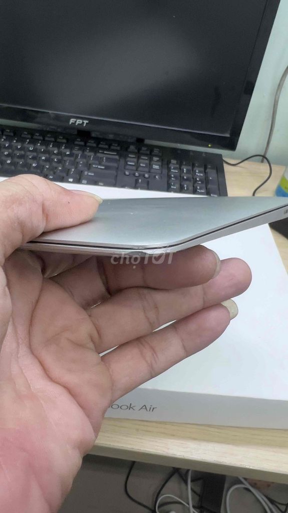 Apple MacBook Air 2017 8GB/256GB. Mua bán Laptop tại Quận Tân Phú Tp Hồ Chí Minh được đăng bởi Phùng Thiện Mobile hình 1