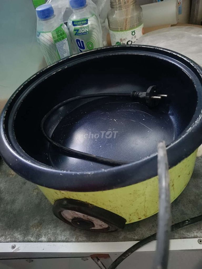 Nồi lẩu điện Vàng Đã qua sử dụng. Mua bán Bếp, lò, đồ điện nhà bếp tại Huyện Châu Thành Bến Tre được đăng bởi a Di hình 1