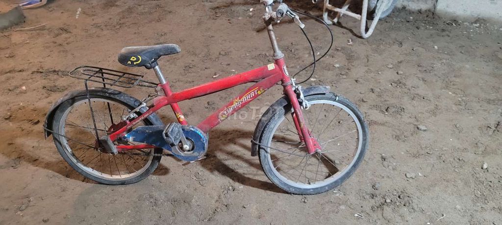 Xe đạp trẻ em Thống Nhất Đỏ. Mua bán Xe đạp tại Quận Đống Đa Hà Nội được đăng bởi vũ khắc tiến hình 1