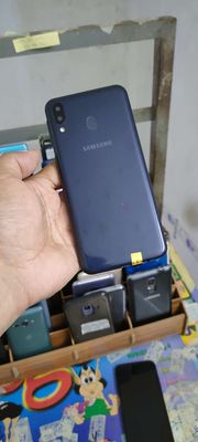 Samsung M20, 32gb, pin 5000. Mua bán Điện thoại tại Quận Gò Vấp Tp Hồ Chí Minh được đăng bởi A LONG   nhận thanh toán THẺ TÍN DỤNG