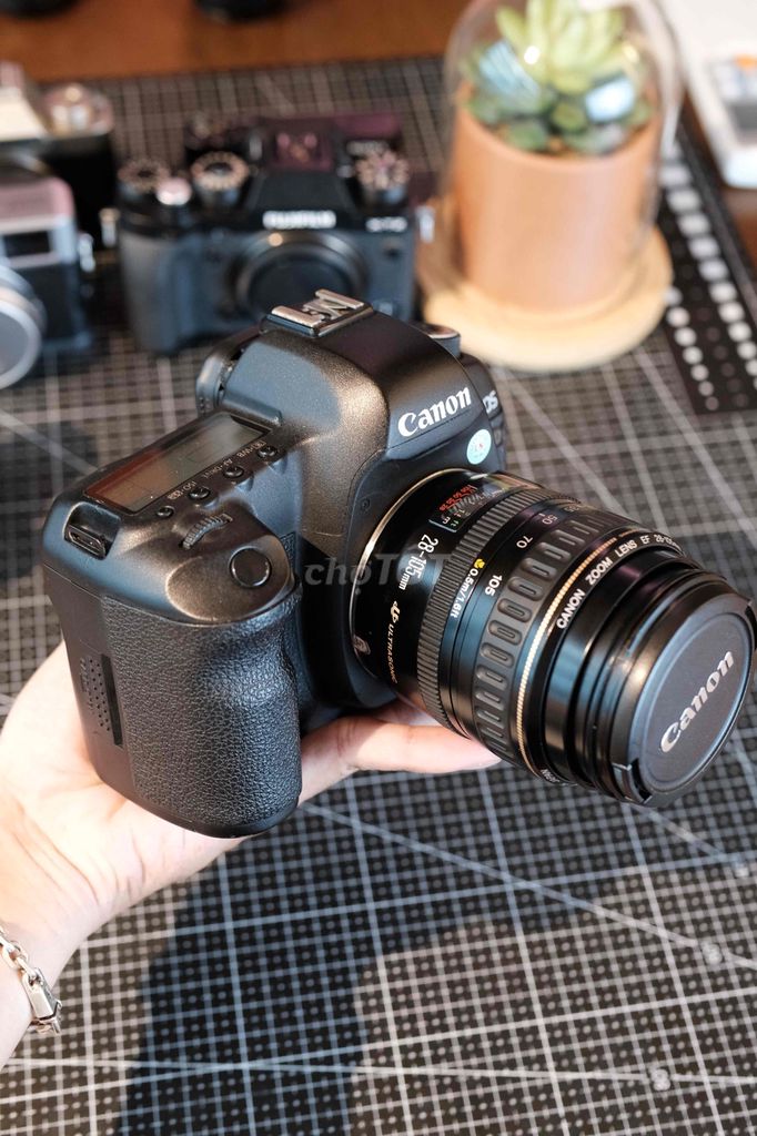 Máy ảnh Canon EOS 5D Mark II + lens EF 28-105mm. Mua bán Máy ảnh, Máy quay tại Quận 1 Tp Hồ Chí Minh được đăng bởi Thành Công hình 1