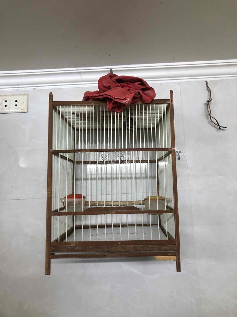 Lồng chim gỗ màu nâu. Mua bán Phụ kiện, Thức ăn, Dịch vụ tại Quận Hoàn Kiếm Hà Nội được đăng bởi Vạn Sự Tùy Duyên hình 1