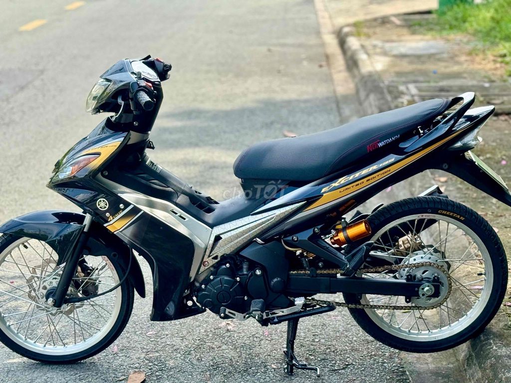 ex 135 up 2010 62sph pô êm đít zin 9c sơn xi new. Mua bán Xe máy tại Thành phố Thuận An Bình Dương được đăng bởi Đặng Nhất Huy hình 5