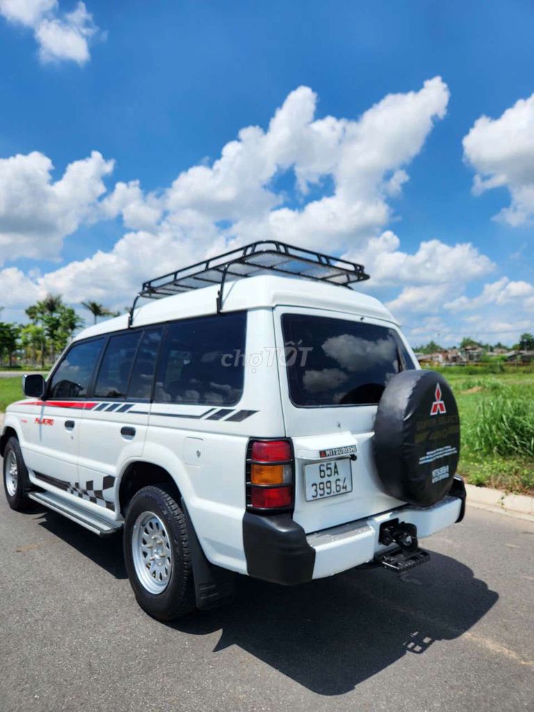 Mitsubishi Pajero 9 chỗ - nhập Nhật -1995