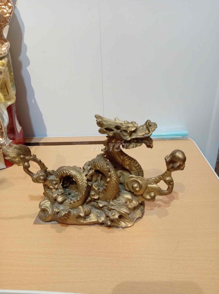 Tượng trang trí Đồng Vàng Rồng vờn mây. Mua bán Đồ sưu tầm, đồ cổ tại Quận Hai Bà Trưng Hà Nội được đăng bởi Gốm đồng Ngân Trang hình 1