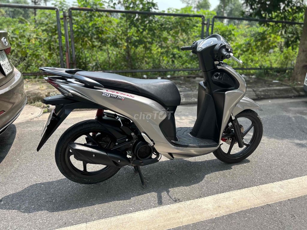 Honda Vision 2024 Xám xi măng