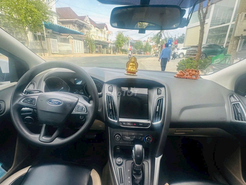 Ford Focus Titanium 1.5L 2017 - 119000 km. Mua bán Ô tô tại Thành phố Đà Lạt Lâm Đồng được đăng bởi Sỹ Thiên Kim Nguyễn hình 5