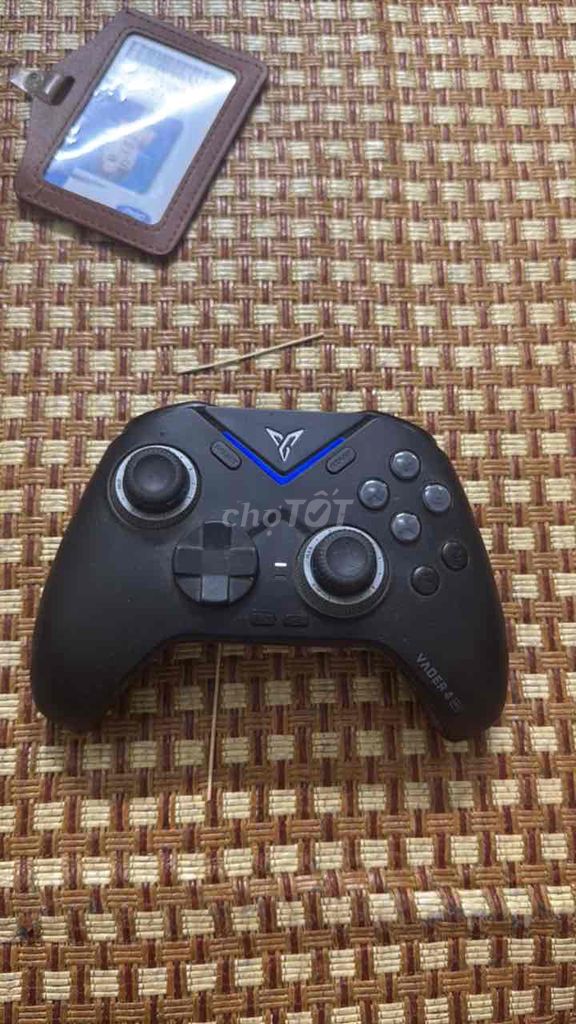 Tay cầm chơi game Vader 4 Pro Đen. Mua bán Phụ kiện (Màn hình, Chuột...) tại Huyện Cẩm Giàng Hải Dương được đăng bởi Lê Hoàn hình 1