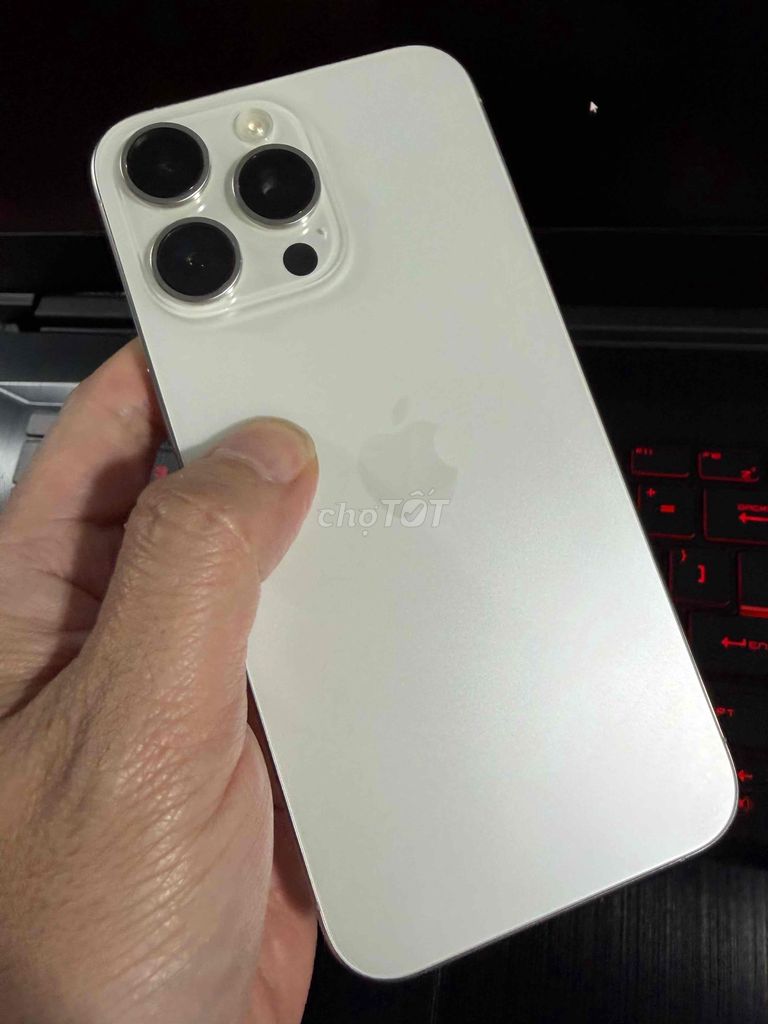 iPhone 15 Pro Max 256GB Trắng zin đẹp có giao lưu. Mua bán Điện thoại tại Thành phố Đà Lạt Lâm Đồng được đăng bởi phong hình 1
