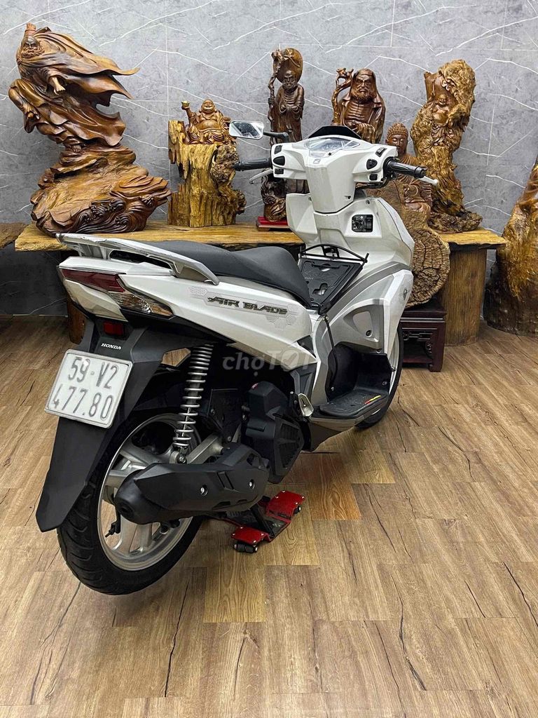 Honda Airblade с номерами SG, красивый байк, родной мотор