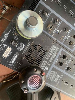 hư thùng bán loa mỷ liên công suất pender f-15BT. Mua bán Tivi, Âm thanh tại Huyện Hải Lăng Quảng Trị được đăng bởi long