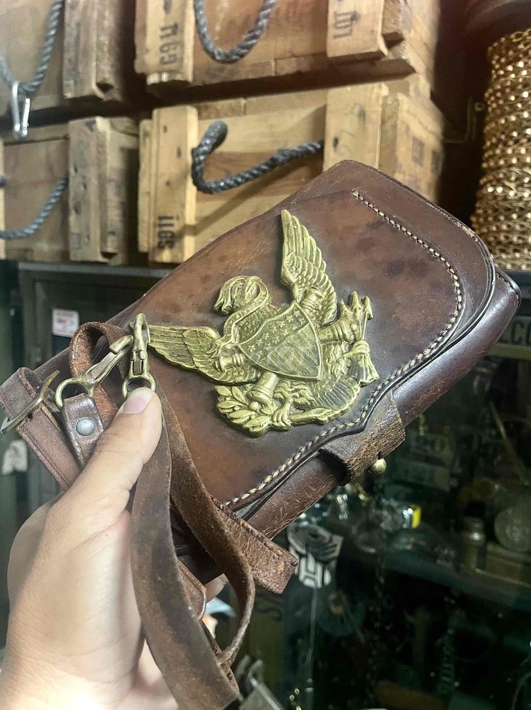 Túi đeo chéo Phelp.s Da Nâu Vintage. Mua bán Túi xách tại Quận 8 Tp Hồ Chí Minh được đăng bởi Móc Khoá Đồng Độc Lạ hình 1