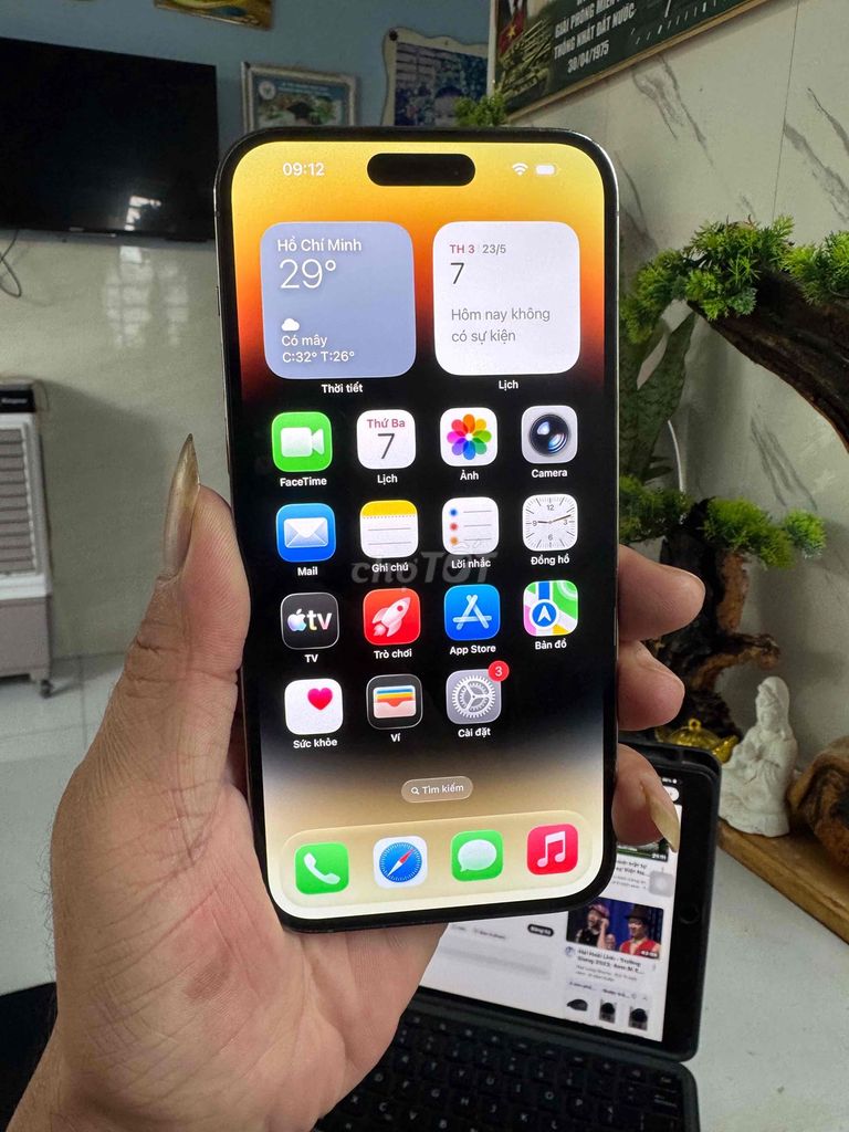 Apple iPhone 14 Pro Max 128GB Vàng Mỹ 84%. Mua bán Điện thoại tại Thành phố Thuận An Bình Dương được đăng bởi  Phan Trung hình 1