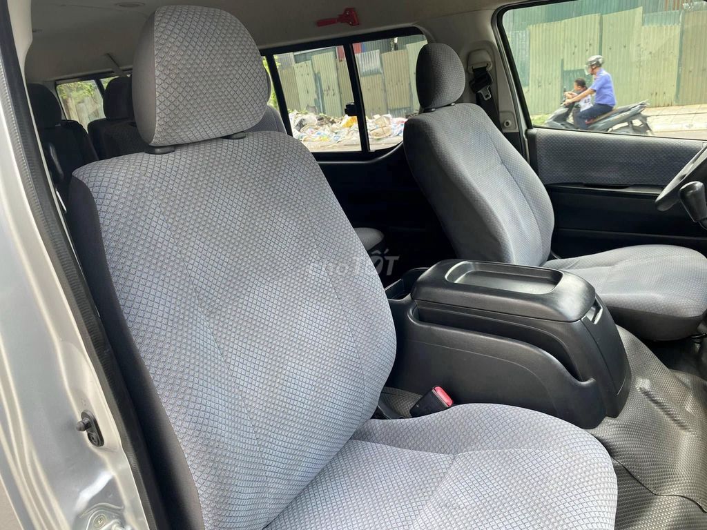 Toyota Hiace Super Wagon 10 chỗ 2012 zin đẹp. Mua bán Ô tô tại Quận 12 Tp Hồ Chí Minh được đăng bởi Thu Hà hình 4