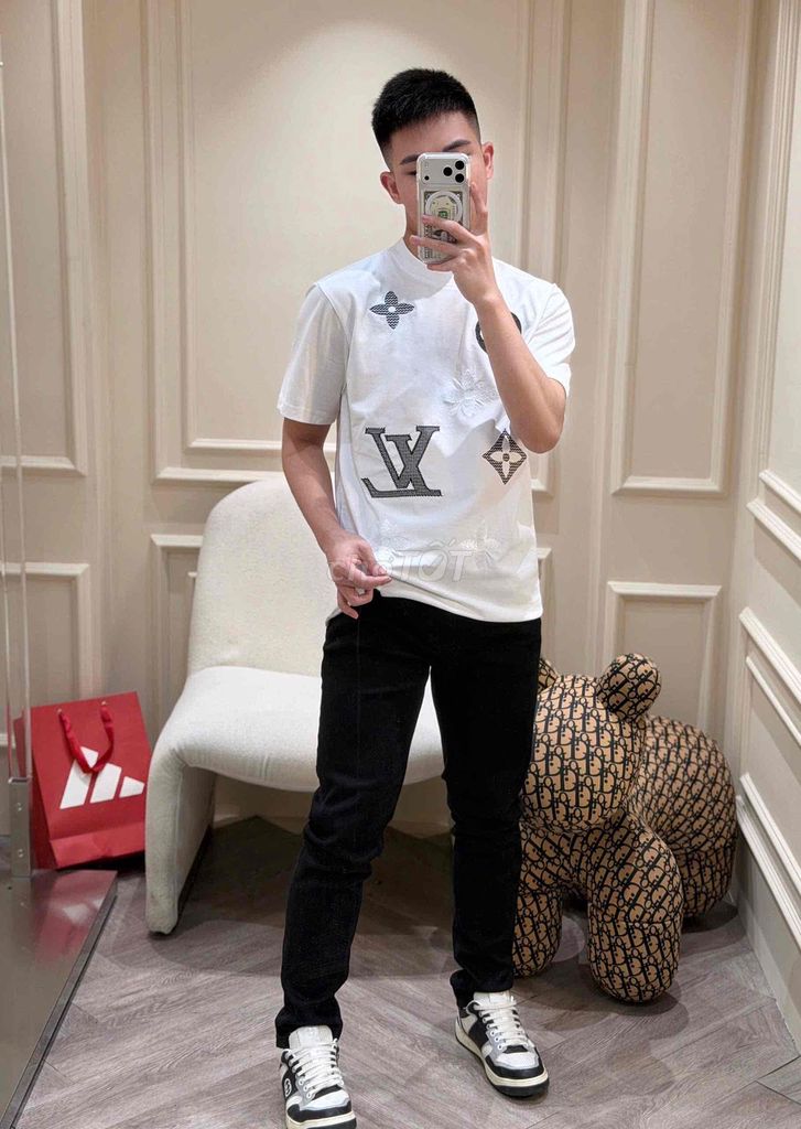 áo phông lv thêu len. Mua bán Quần áo tại Huyện Mê Linh Hà Nội được đăng bởi ptrantvp hình 1