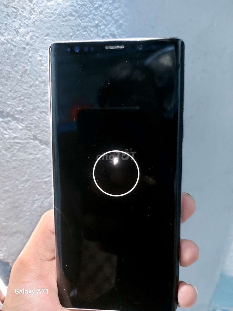 Cần bán ss note 9 bị treo sạc