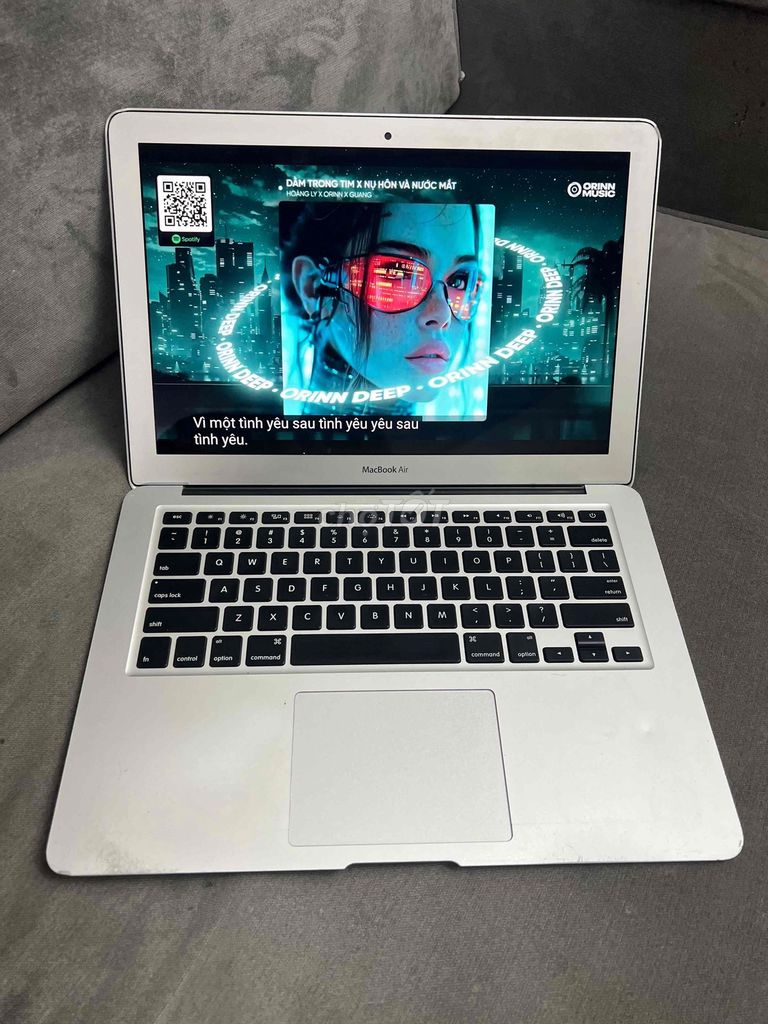 Apple Macbook Air 2015 I5 8GB/128GB Bạc. Mua bán Laptop tại Quận Đống Đa Hà Nội được đăng bởi HQ Computer hình 1