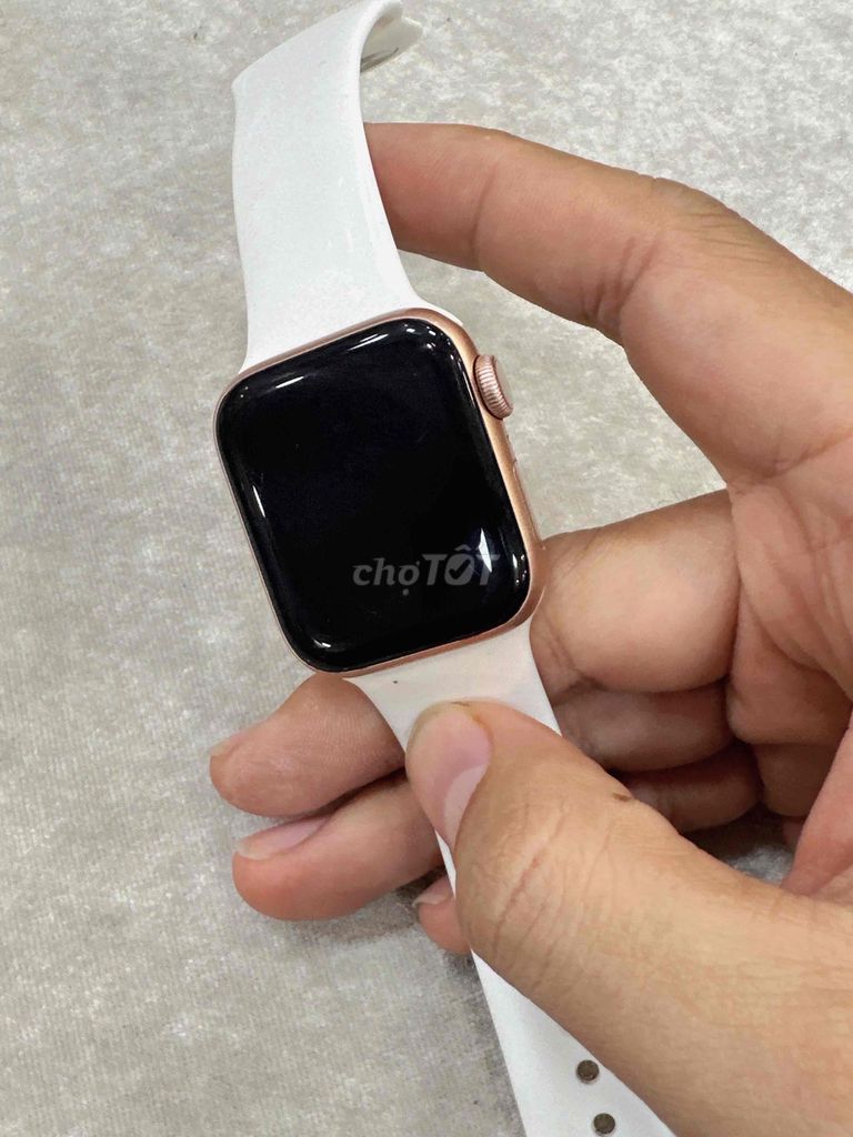 Apple Watch Series 6 Vàng hồng. Mua bán Thiết bị đeo thông minh tại Thành phố Dĩ An Bình Dương được đăng bởi Lăng Duy Hào hình 1