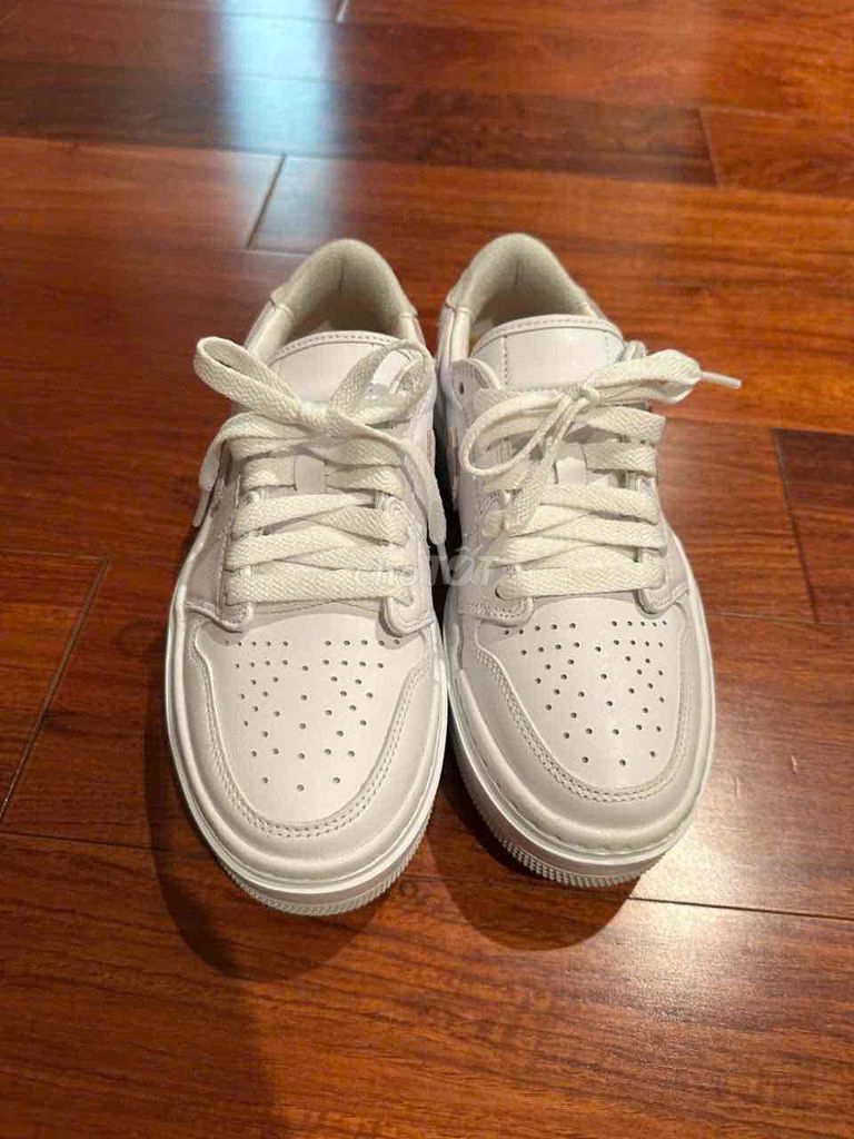 Giày thể thao Nike Air Nữ Trắng 36.5. Mua bán Giày dép tại Quận 3 Tp Hồ Chí Minh được đăng bởi Bình Vũ hình 1
