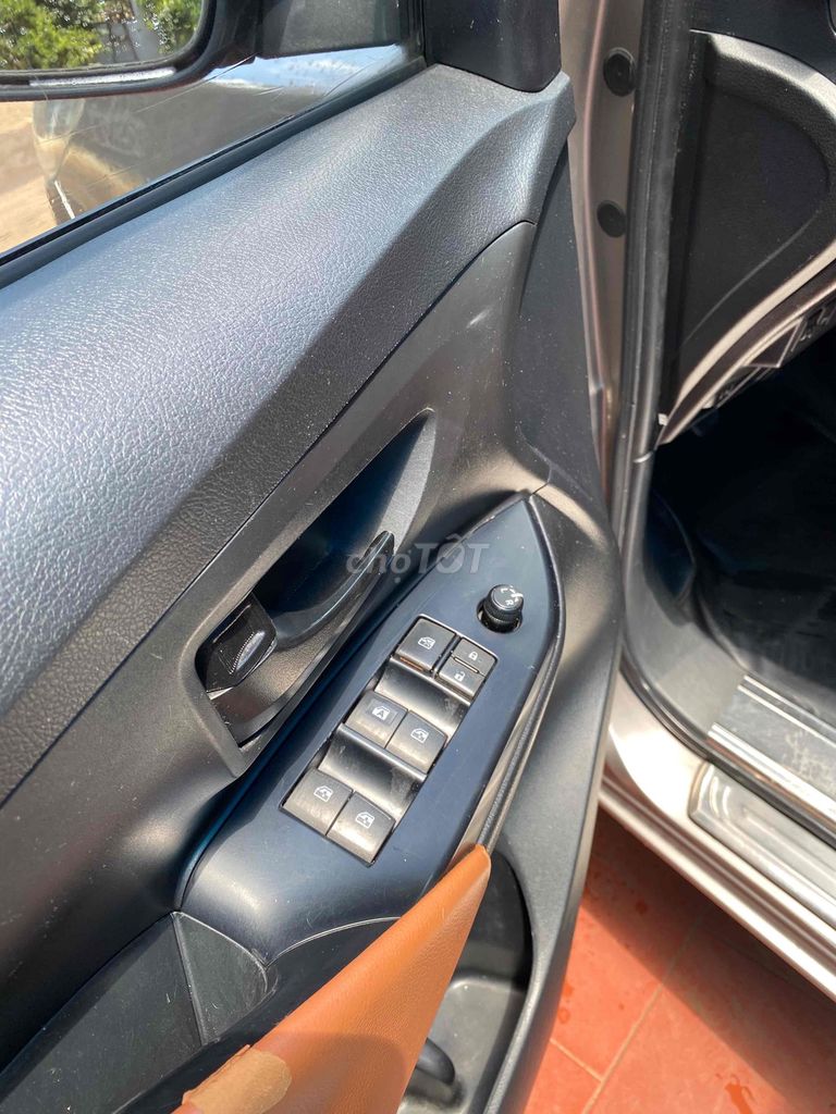 Toyota Innova 2017 2.0E - 100000 km. Mua bán Ô tô tại Thành phố Buôn Ma Thuột Đắk Lắk được đăng bởi Trọng Anh hình 4