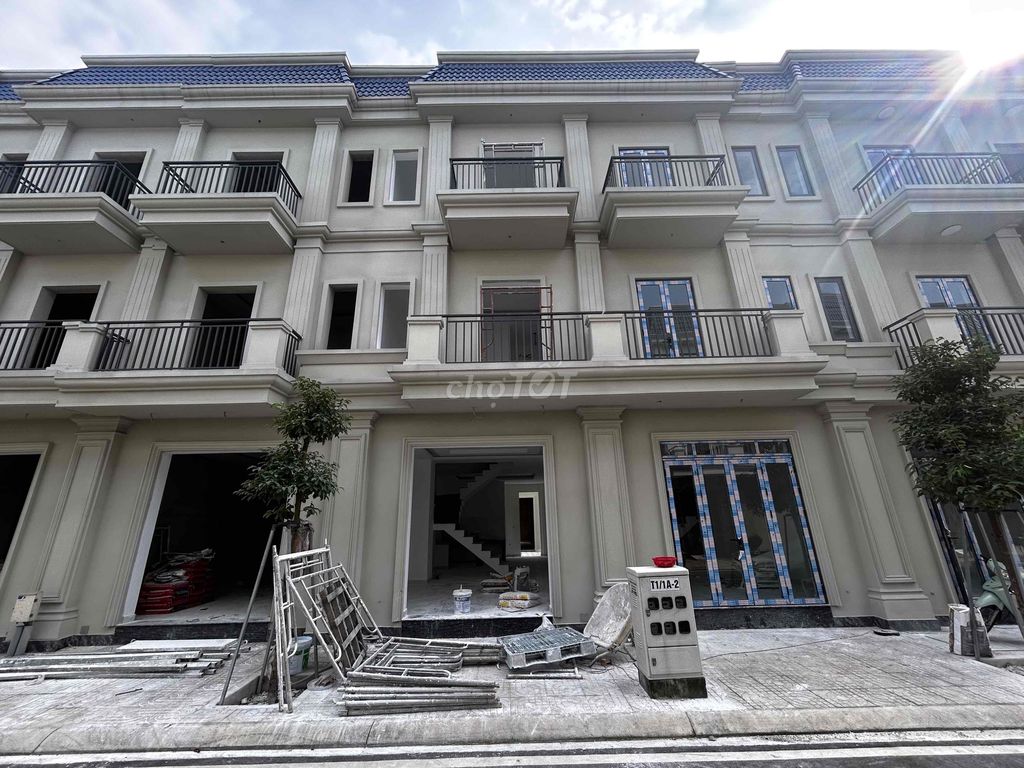 Бизнес-таунхаус - KDC Thuan An Land