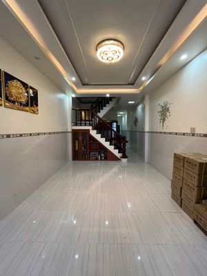 CHO THUÊ NHÀ 1 LẦU MỚI ĐẸP MẶT TIỀN LỘ OTO KDC NGÂN THUẬN. Cho thuê nhà ở tại Quận Bình Thuỷ Cần Thơ được đăng bởi Nguyễn Thị Thanh Thuỷ