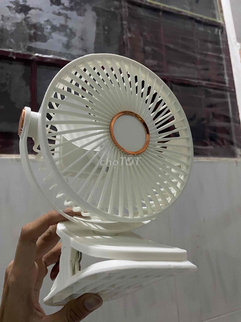 Quạt tích điện Trắng mini. Mua bán Quạt tại Huyện Tân Hiệp Kiên Giang được đăng bởi đệ nhất hình 1