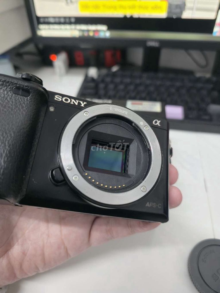Sony A6000 + TTArtisan 23mm f/1.8E full phụ kiện. Mua bán Máy ảnh, Máy quay tại Quận Bình Thuỷ Cần Thơ được đăng bởi Nguyễn Minh Hưng hình 1