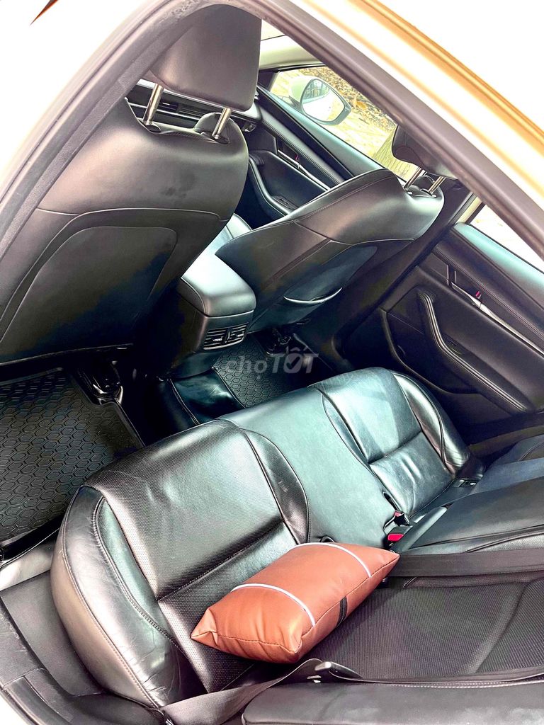 Mazda 3 2020 Trắng. Mua bán Ô tô tại Thành phố Thủ Dầu Một Bình Dương được đăng bởi Huỳnh Eli hình 4