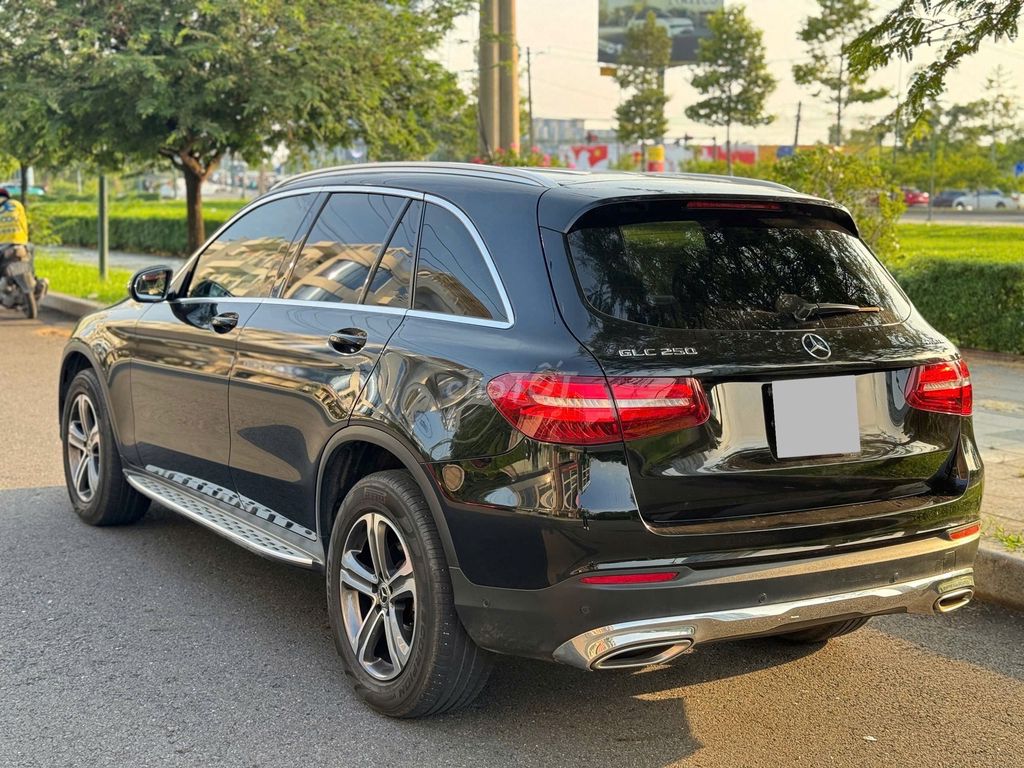 Mercedes Benz GLC250 4MATIC 2018 - 53000 km. Mua bán Ô tô tại Quận Gò Vấp Tp Hồ Chí Minh được đăng bởi ĐỨC XE LƯỚT hình 12