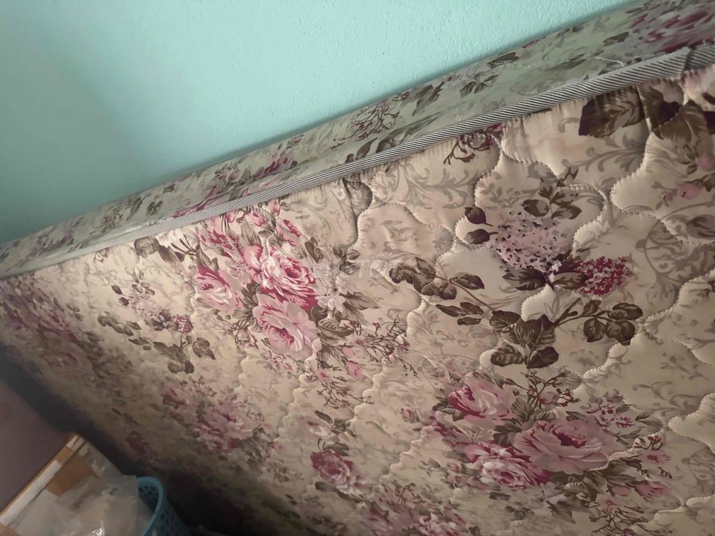 Nệm lò xo 1m2 x 2m Họa tiết hoa cũ. Mua bán Giường, chăn ga gối nệm tại Quận 12 Tp Hồ Chí Minh được đăng bởi PLChauQ12 hình 1