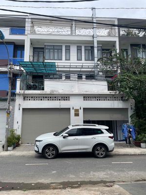 Nhà phố 220 m² · 6 PN · Khu dân cư Phú Lợi
