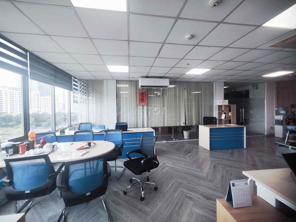 Chính chủ Cho thuê văn phòng hạng B view Lotte và hồ Thủ Lệ